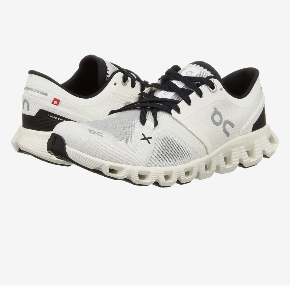 BRAND NEW NEVER WORN. On Cloud X white/black size 11